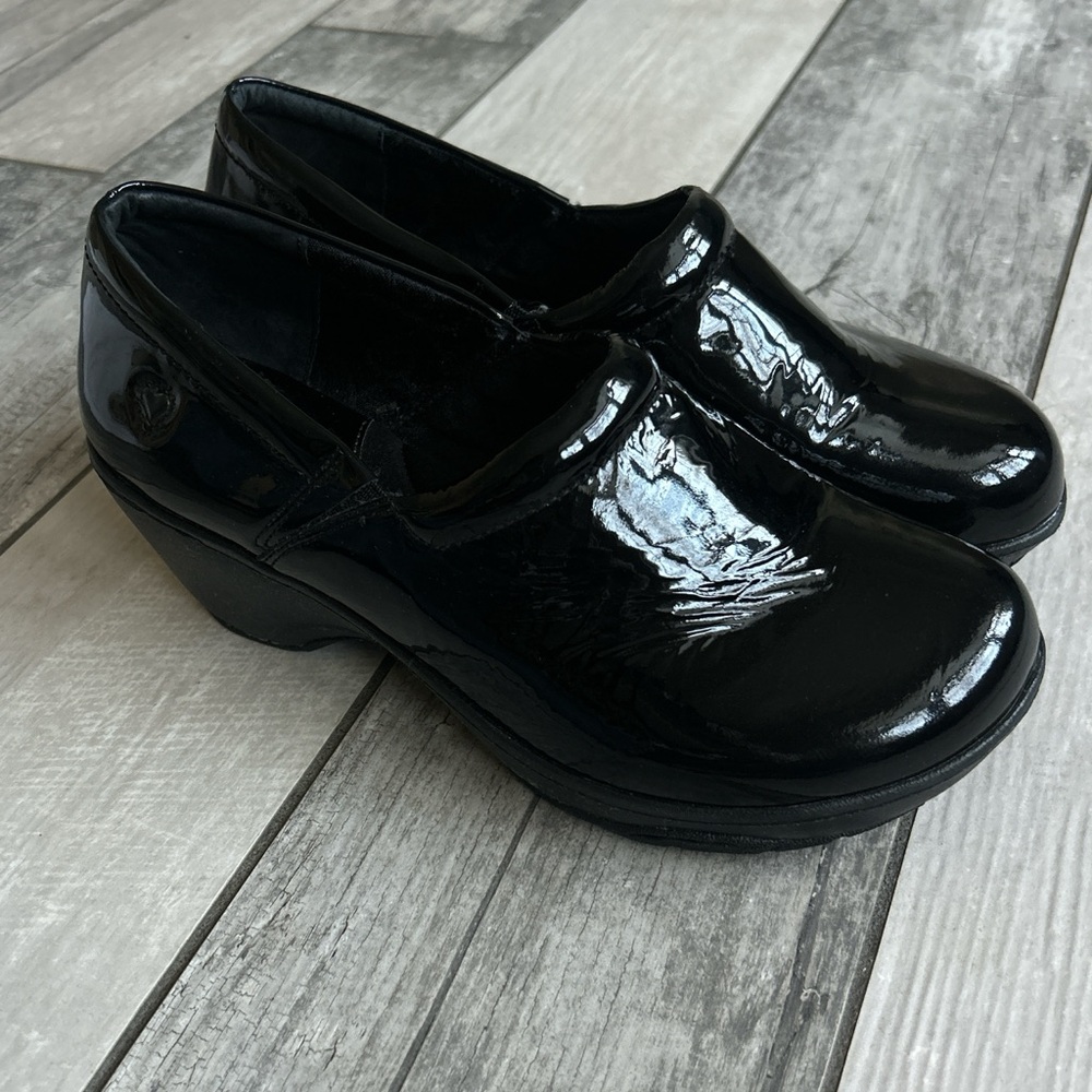 Nurse Mates Black Slip-Resistant Footwear